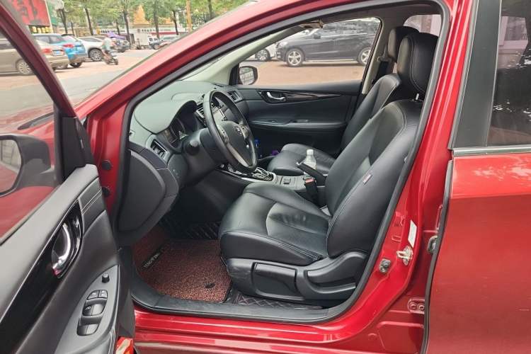 Used Nissan Tiida 2016 1.6L CVT ZhiZun Edition Left Front Seat