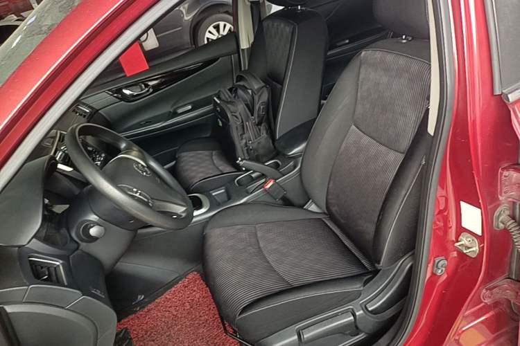 Used Nissan Tiida 2016 1.6L CVT Cool Dynamic Edition Left Front Seat