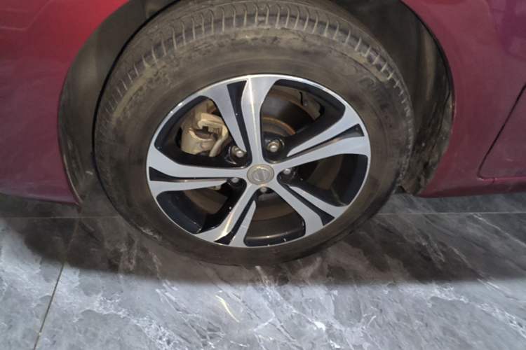 Used Nissan Tiida 2016 1.6L CVT Smart Drive Edition Left Front Wheel Hub