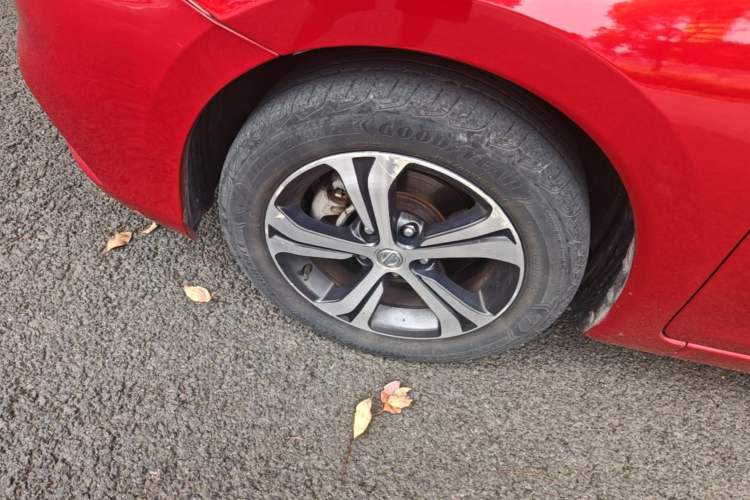 Used Nissan Tiida 2016 1.6L CVT Smart Drive Edition Left Front Wheel Hub