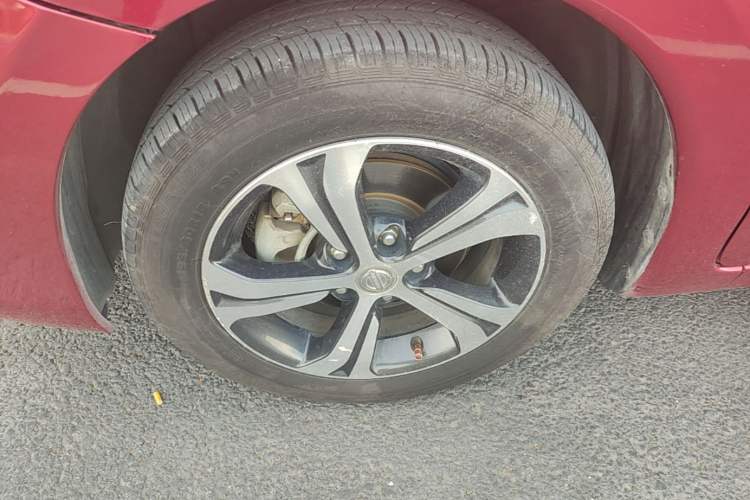 Used Nissan Tiida 2016 1.6L CVT Smart Drive Edition Left Front Wheel Hub