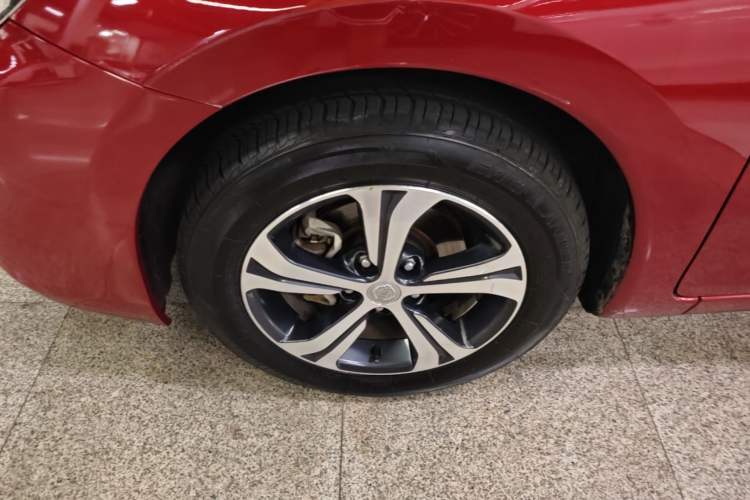Used Nissan Tiida 2016 1.6L CVT Smart Drive Edition Left Front Wheel Hub