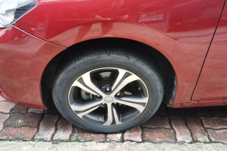 Used Nissan Tiida 2016 1.6L CVT Smart Drive Edition Left Front Wheel Hub