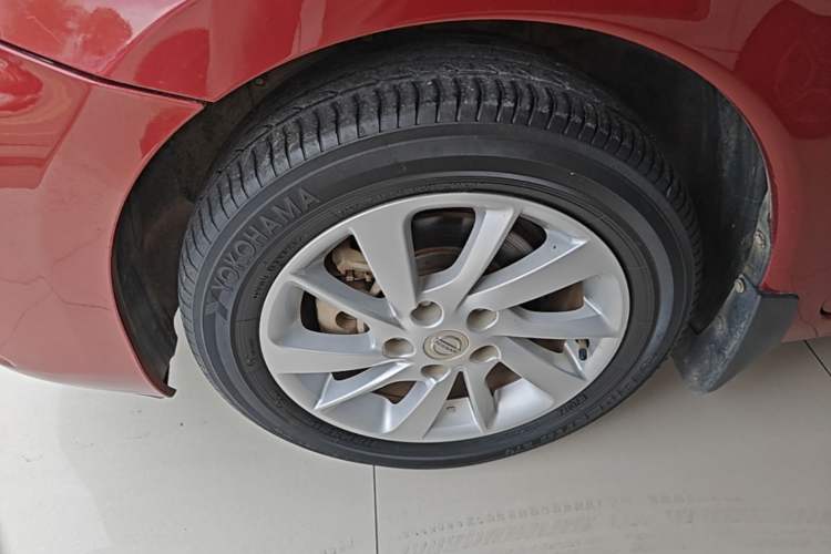 Used Nissan Tiida 2016 1.6L CVT Cool Dynamic Edition Left Front Wheel Hub