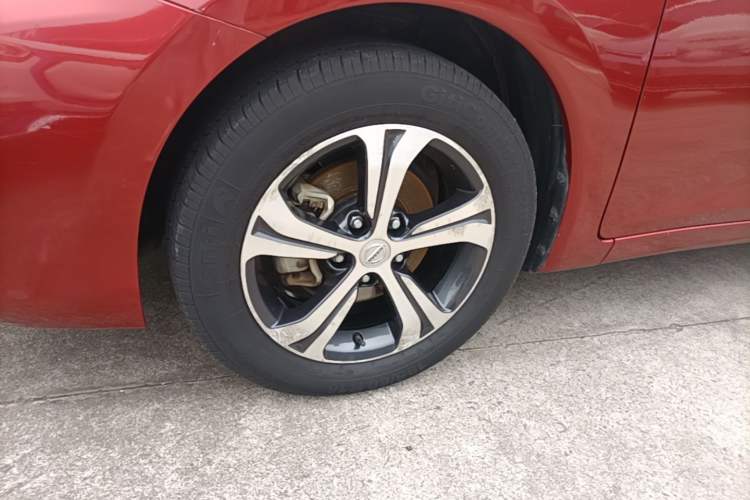 Used Nissan Tiida 2016 1.6L CVT Smart Drive Edition Left Front Wheel Hub
