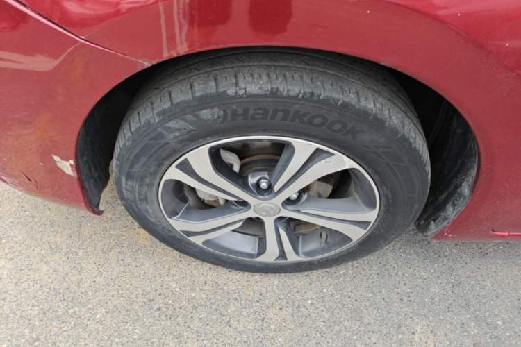 Used Nissan Tiida 2016 1.6L CVT Smart Drive Edition Left Front Wheel Hub