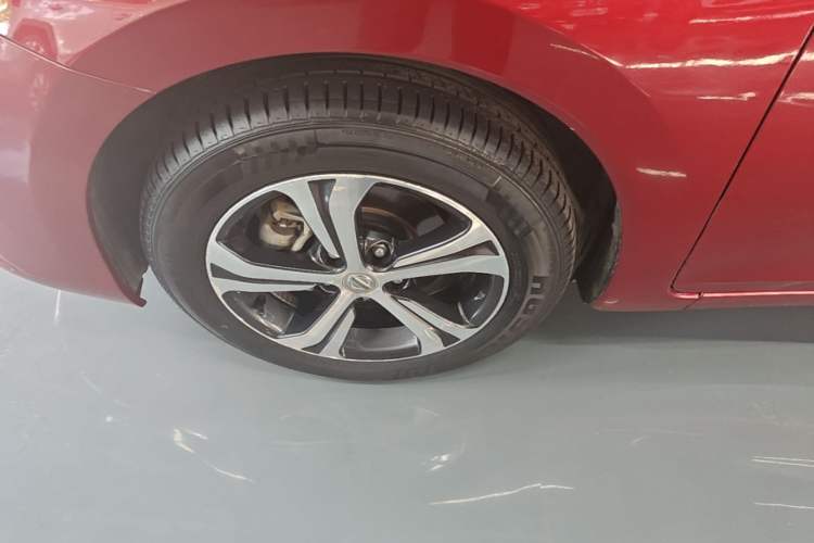 Used Nissan Tiida 2016 1.6L CVT Smart Drive Edition Left Front Wheel Hub