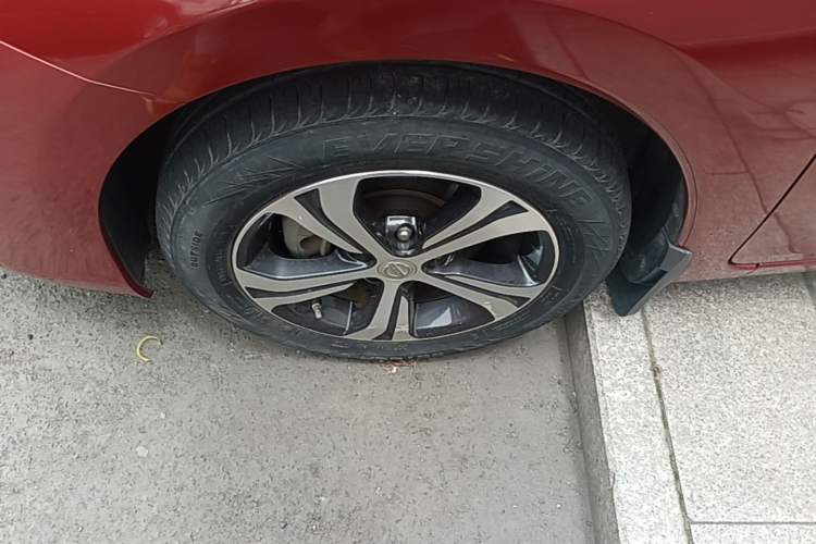 Used Nissan Tiida 2016 1.6L CVT Smart Drive Edition Left Front Wheel Hub