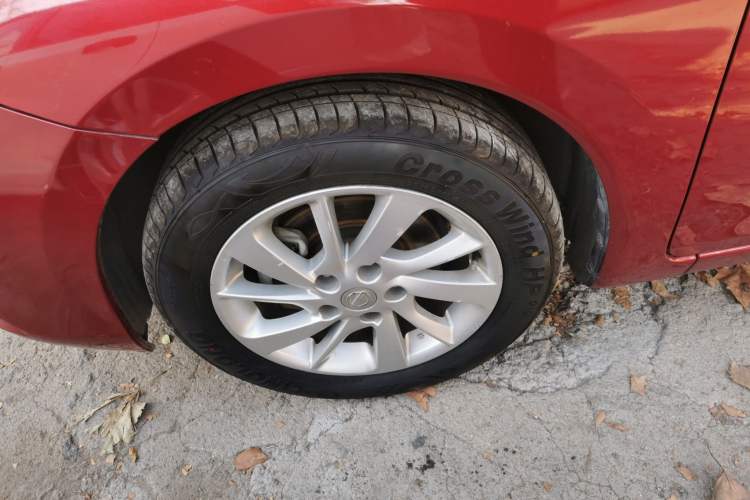 Used Nissan Tiida 2016 1.6L CVT Cool Dynamic Edition Left Front Wheel Hub