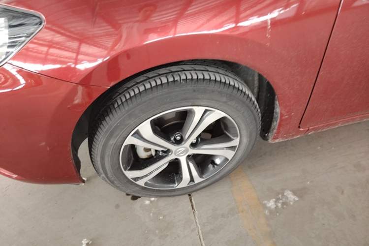 Used Nissan Tiida 2016 1.6L CVT Smart Drive Edition Left Front Wheel Hub