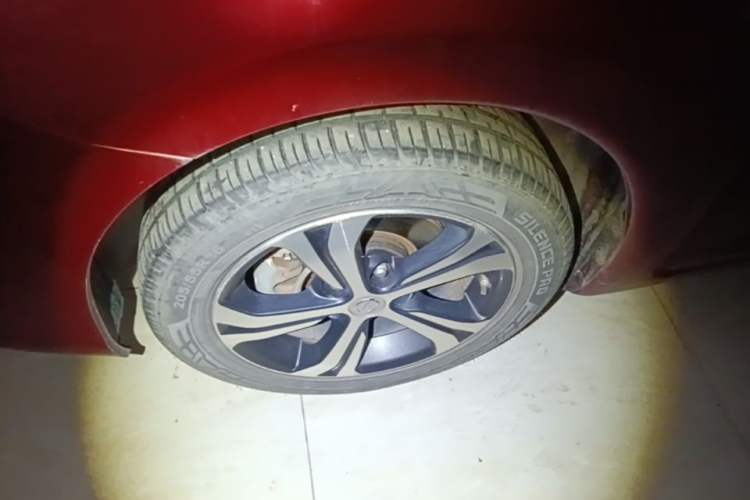 Used Nissan Tiida 2016 1.6L CVT Smart Drive Edition Left Front Wheel Hub