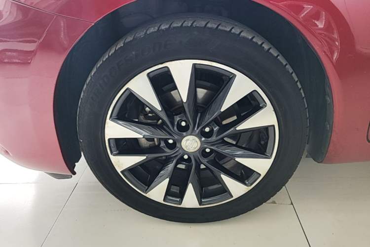 Used Nissan Tiida 2016 1.6L CVT ZhiZun Edition Left Front Wheel Hub