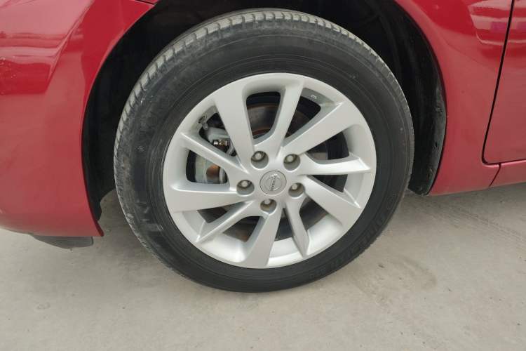 Used Nissan Tiida 2016 1.6L CVT Cool Dynamic Edition Left Front Wheel Hub
