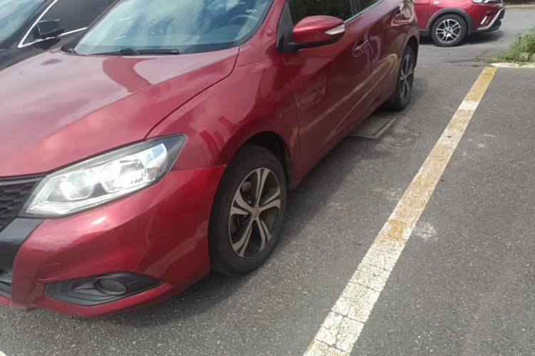 Used Nissan Tiida 2016 1.6L CVT Smart Drive Edition Left Front Wheel Hub