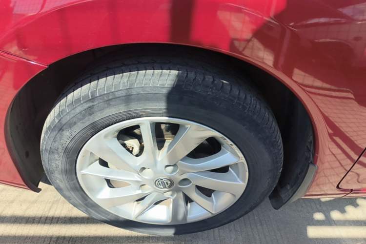 Used Nissan Tiida 2016 1.6L CVT Cool Dynamic Edition Left Front Wheel Hub
