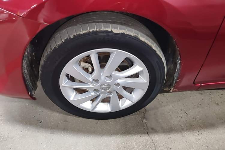 Used Nissan Tiida 2016 1.6L CVT Cool Dynamic Edition Left Front Wheel Hub