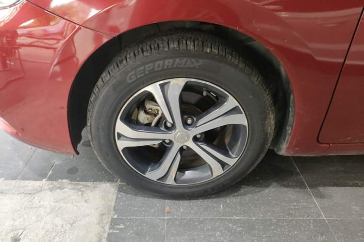 Used Nissan Tiida 2016 1.6L CVT Smart Drive Edition Left Front Wheel Hub
