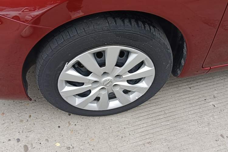 Used Nissan Tiida 2016 1.6L CVT Joyride Edition Left Front Wheel Hub
