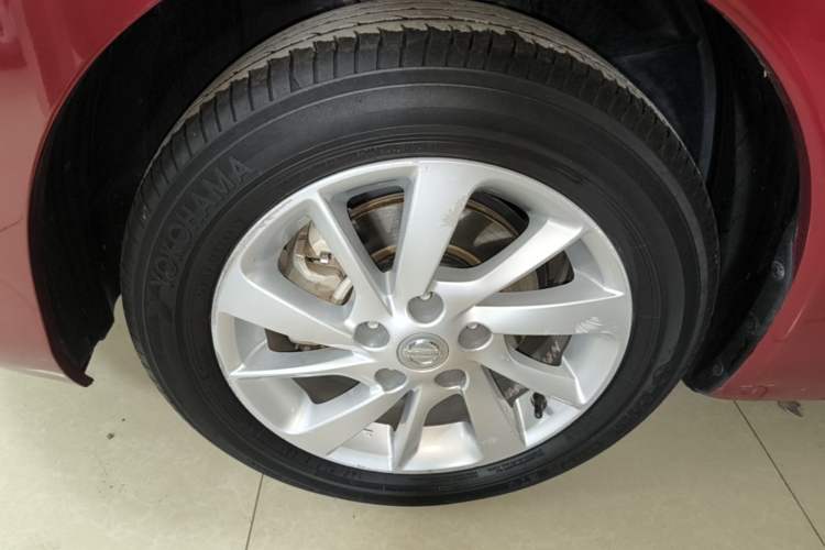 Used Nissan Tiida 2016 1.6L CVT Cool Dynamic Edition Left Front Wheel Hub
