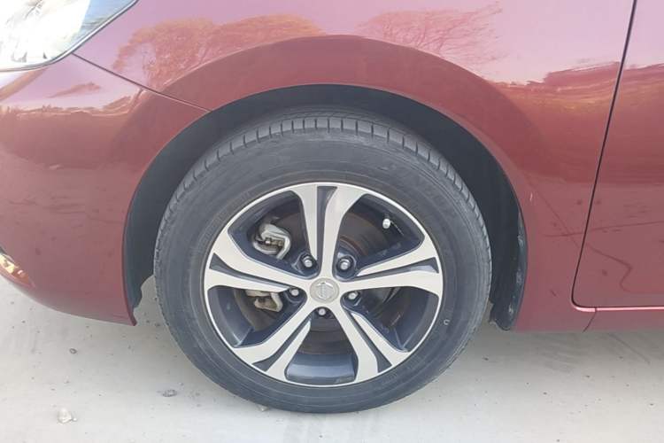Used Nissan Tiida 2016 1.6L CVT Smart Drive Edition Left Front Wheel Hub