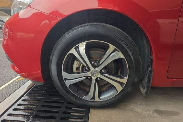 Used Nissan Tiida 2016 1.6L CVT Smart Drive Edition Left Front Wheel Hub
