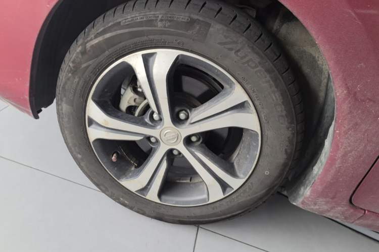 Used Nissan Tiida 2016 1.6L CVT Smart Drive Edition Left Front Wheel Hub