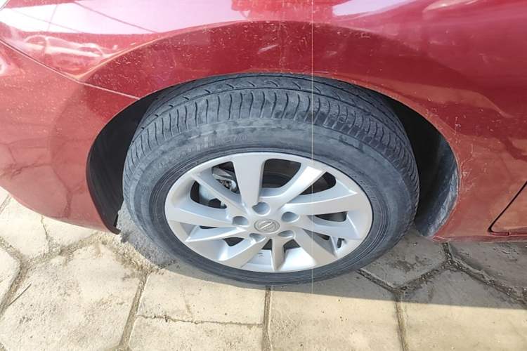 Used Nissan Tiida 2016 1.6L CVT Cool Dynamic Edition Left Front Wheel Hub