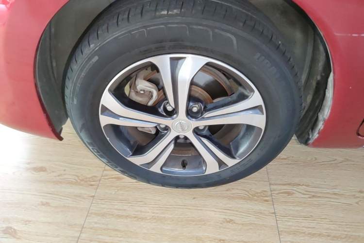 Used Nissan Tiida 2016 1.6L CVT Smart Drive Edition Left Front Wheel Hub