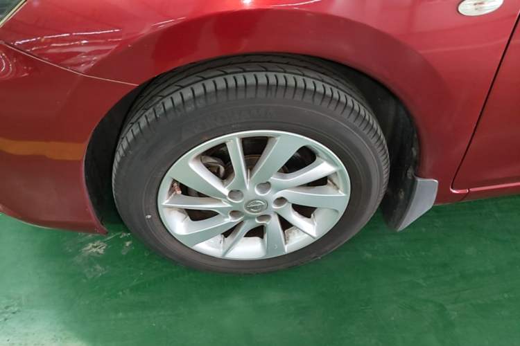 Used Nissan Tiida 2016 1.6L CVT Cool Dynamic Edition Left Front Wheel Hub