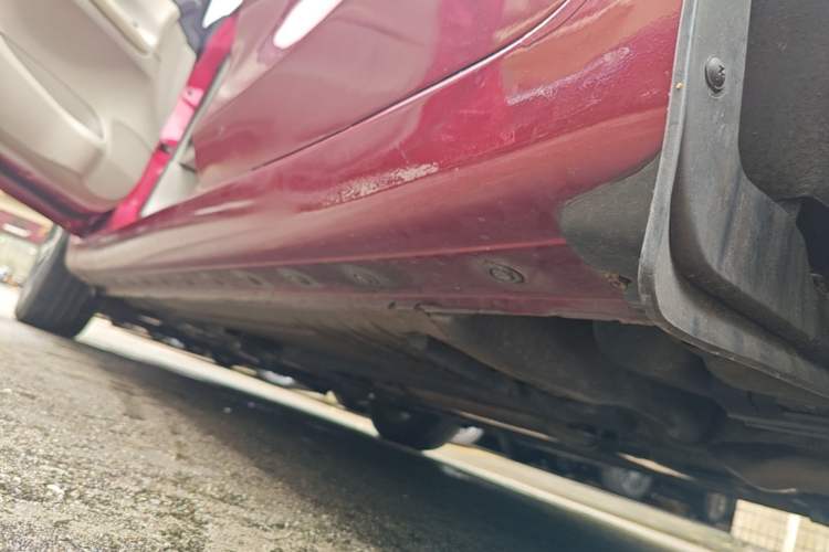 Used Nissan Tiida 2016 1.6L CVT Smart Drive Edition Left Side Sill