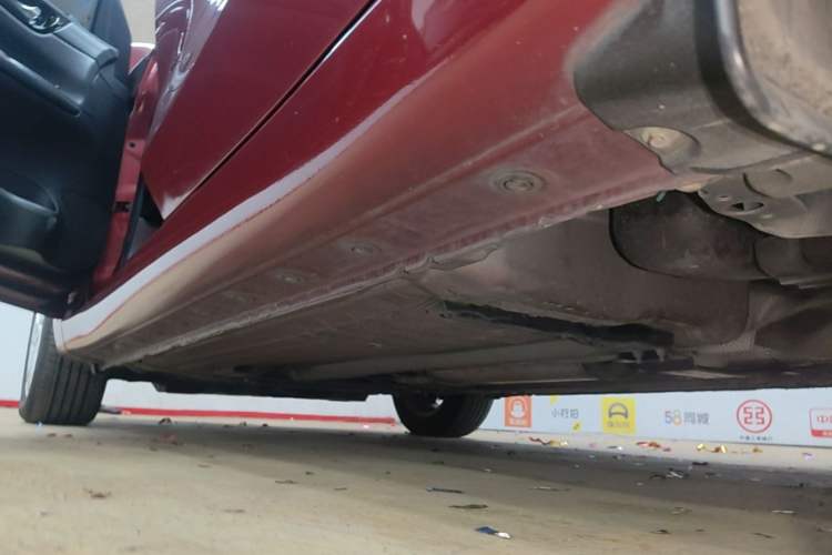 Used Nissan Tiida 2016 1.6L CVT Cool Dynamic Edition Left Side Sill
