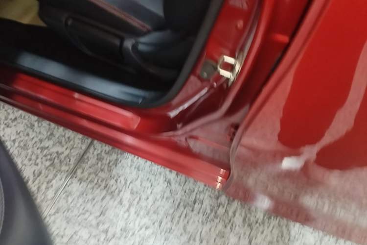 Used Nissan Tiida 2016 1.6L CVT Cool Dynamic Edition Left Side Sill