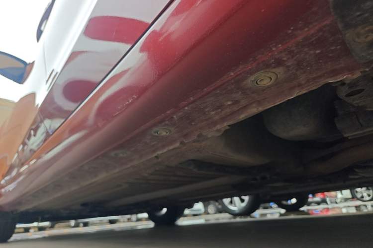 Used Nissan Tiida 2016 1.6L CVT Smart Drive Edition Left Side Sill