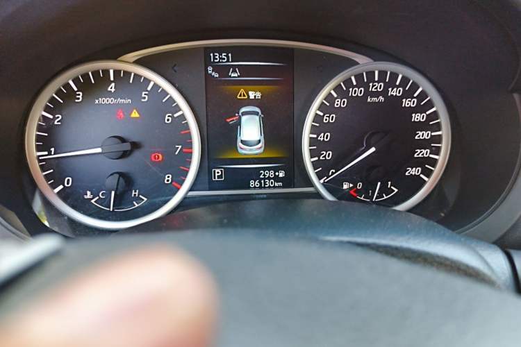 Used Nissan Tiida 2016 1.6L CVT Smart Drive Edition Odometer Close Up