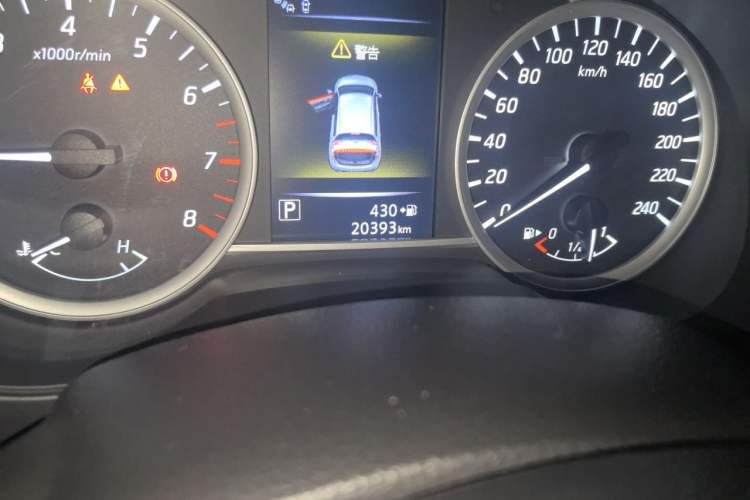 Used Nissan Tiida 2016 1.6L CVT Smart Drive Edition Odometer Close Up