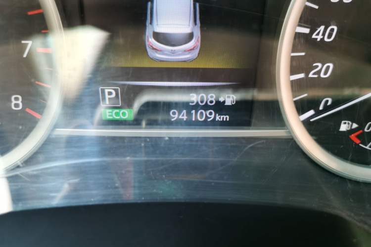 Used Nissan Tiida 2016 1.6L CVT Smart Drive Edition Odometer Close Up
