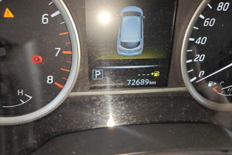 Used Nissan Tiida 2016 1.6L CVT Smart Drive Edition Odometer Close Up