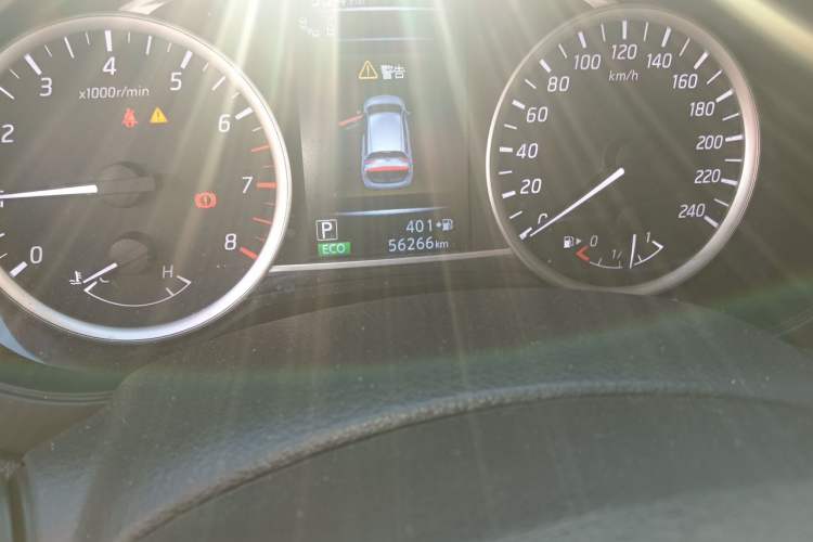 Used Nissan Tiida 2016 1.6L CVT Smart Drive Edition Odometer Close Up