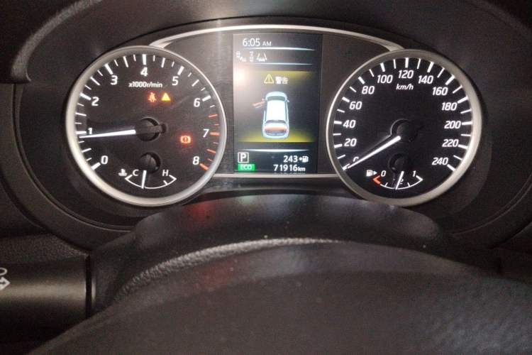 Used Nissan Tiida 2016 1.6L CVT Smart Drive Edition Odometer Close Up