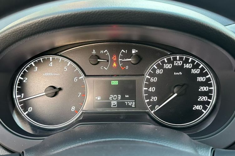 Used Nissan Tiida 2016 1.6L CVT Cool Dynamic Edition Odometer Close Up