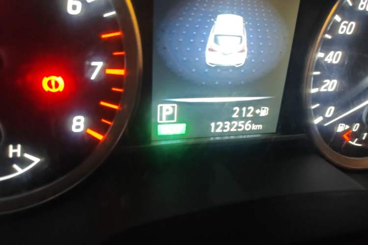 Used Nissan Tiida 2016 1.6L CVT Smart Drive Edition Odometer Close Up