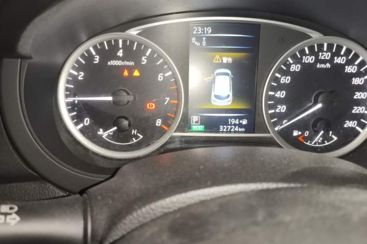 Used Nissan Tiida 2016 1.6L CVT Smart Drive Edition Odometer Close Up