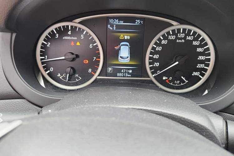 Used Nissan Tiida 2016 1.6L CVT ZhiZun Edition Odometer Close Up