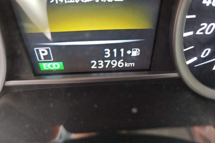 Used Nissan Tiida 2016 1.6L CVT Smart Drive Edition Odometer Close Up