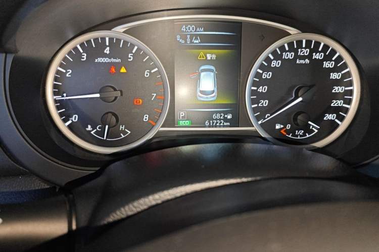 Used Nissan Tiida 2016 1.6L CVT Smart Drive Edition Odometer Close Up