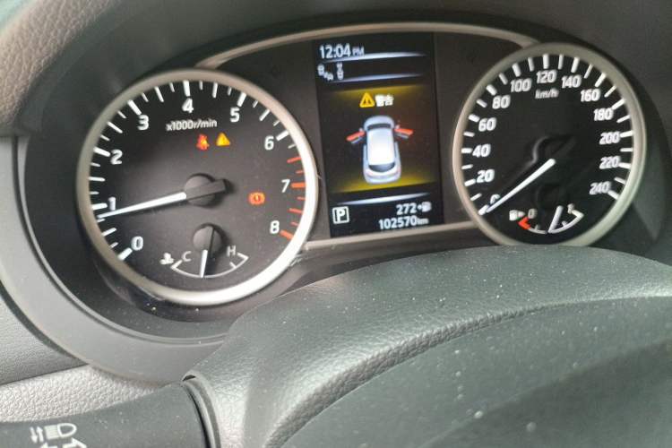 Used Nissan Tiida 2016 1.6L CVT Smart Drive Edition Odometer Close Up