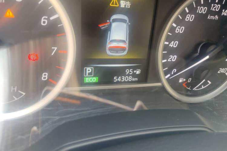 Used Nissan Tiida 2016 1.6L CVT Smart Drive Edition Odometer Close Up