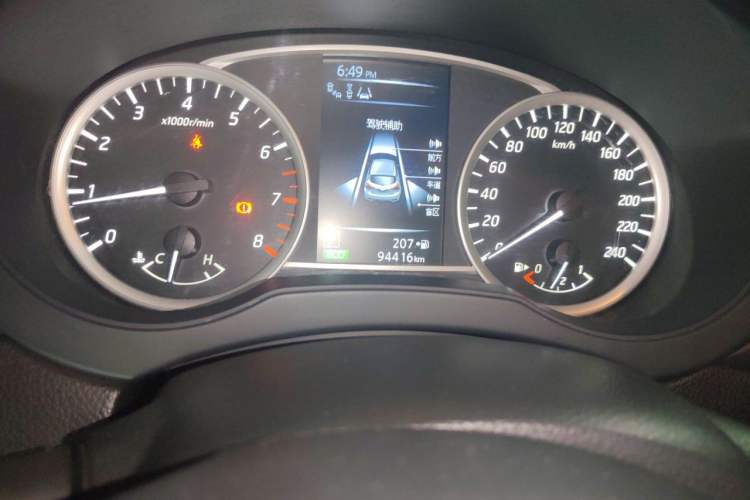Used Nissan Tiida 2016 1.6L CVT Smart Drive Edition Odometer Close Up