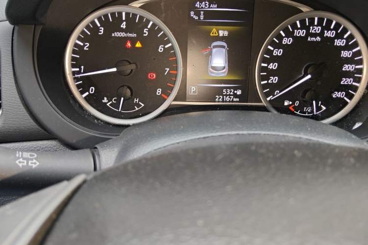 Used Nissan Tiida 2016 1.6L CVT Smart Drive Edition Odometer Close Up