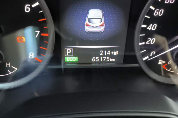 Used Nissan Tiida 2016 1.6L CVT Smart Drive Edition Odometer Close Up